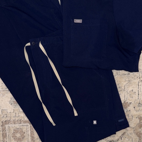 Figs Navy Scrub Set with Drawstring Pants - Picture 3 of 6